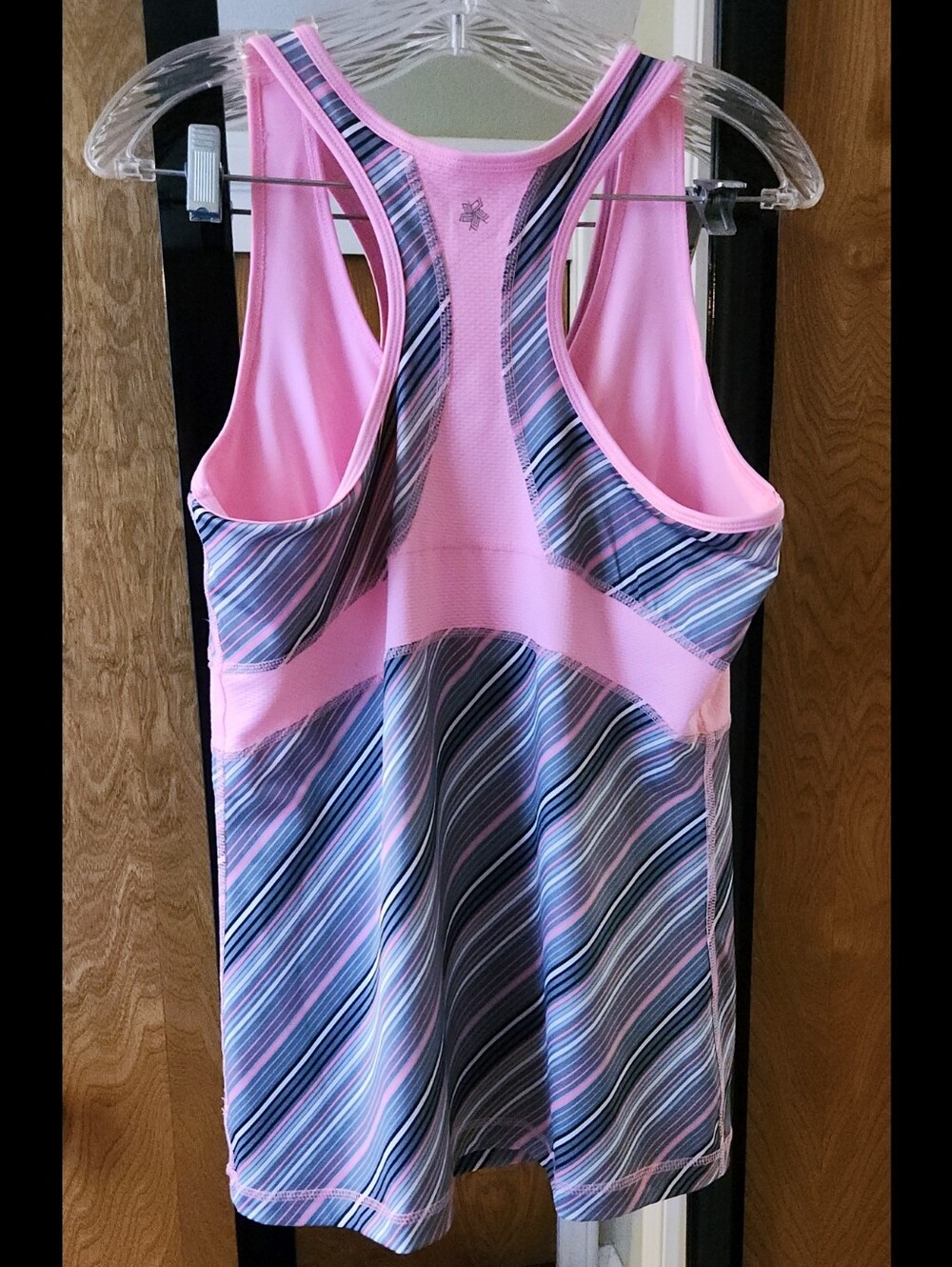 Tek Gear Fitness Tank With Built In Bra - Picture 2 of 11